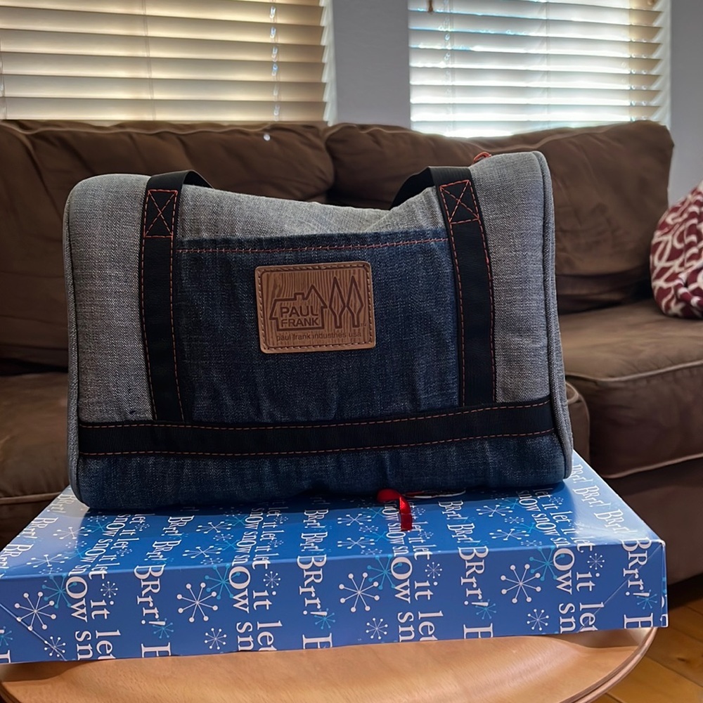 Vintage Paul Frank denim bag. Used in good condition.